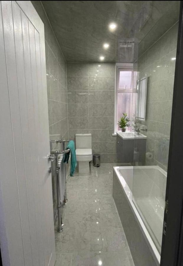 Entire 5 Star Luxury Whalley House Wifi Tv Luxury Burnley Exterior photo