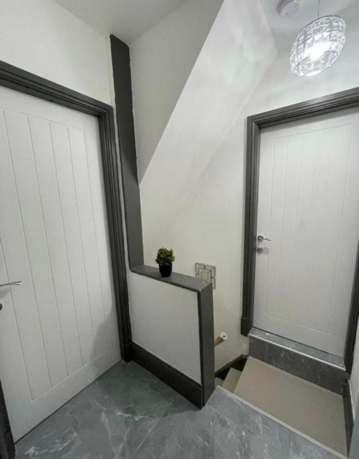 Entire 5 Star Luxury Whalley House Wifi Tv Luxury Burnley Exterior photo