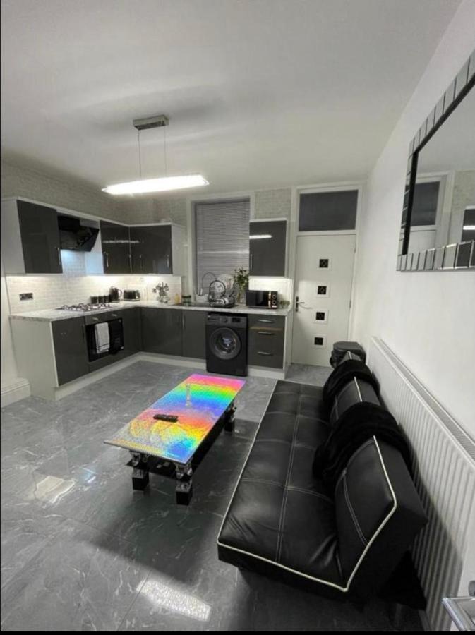 Entire 5 Star Luxury Whalley House Wifi Tv Luxury Burnley Exterior photo
